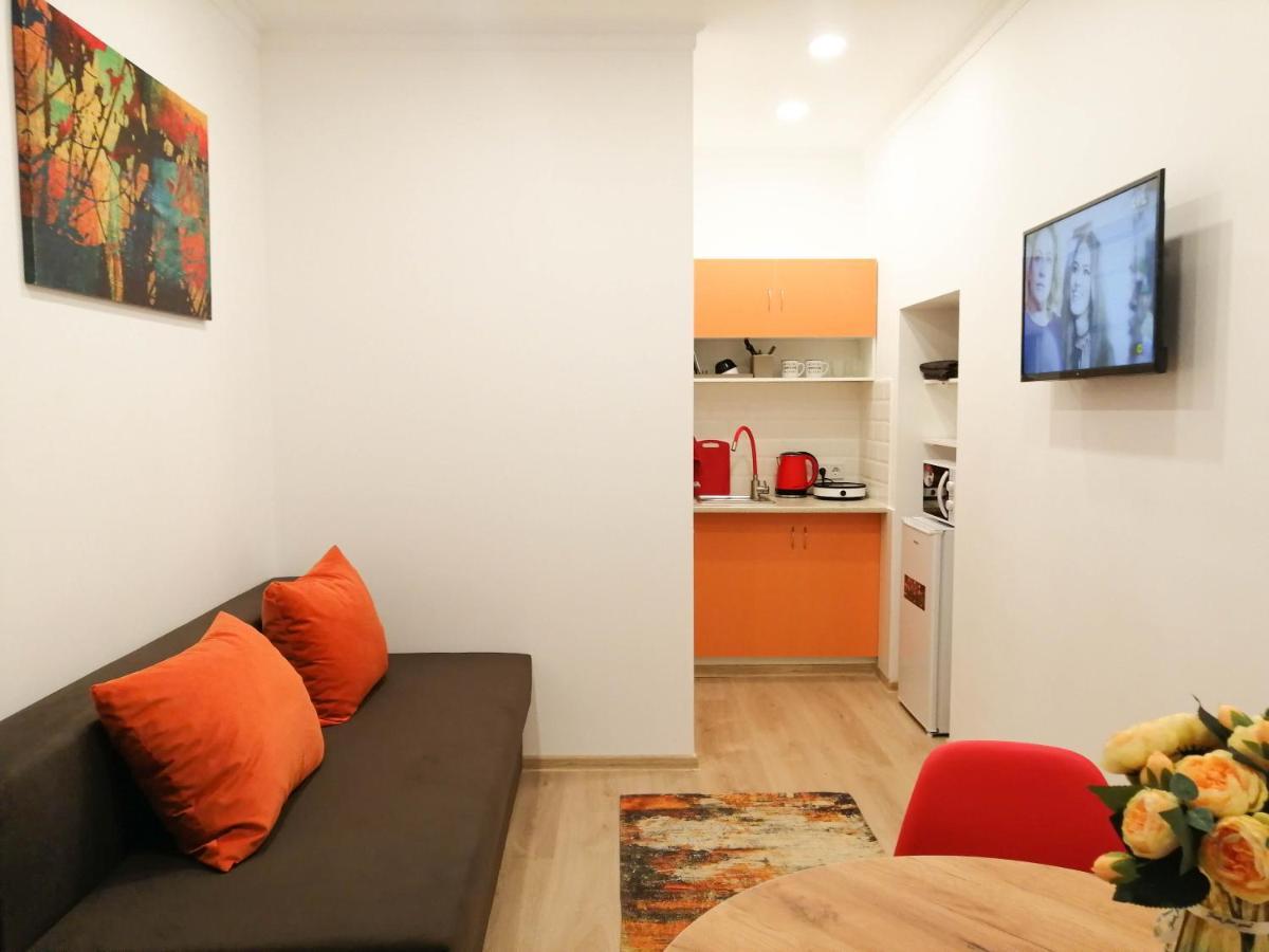 Світло Цілодобово Apartments In The City Center Lviv Extérieur photo